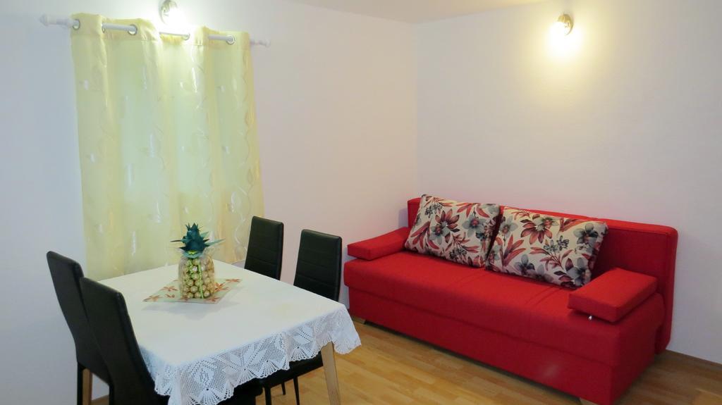 Apartma Patricija - Big Apartment For 6 Tolmin Exterior photo